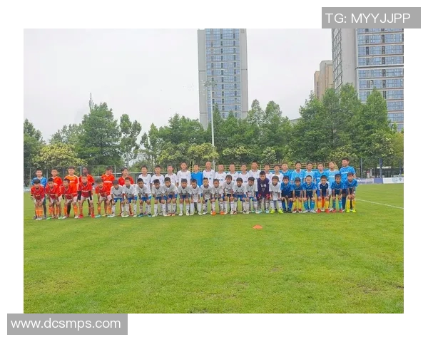 加维引领新潮流探讨未来足球发展的新方向与挑战